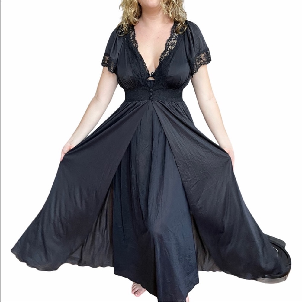 VINTAGE Miss Elaine Sexy Black Long Nightgown and Robe Small / Medium